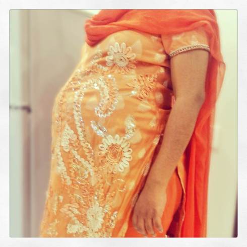 surrogate belly bump pregnant week 27