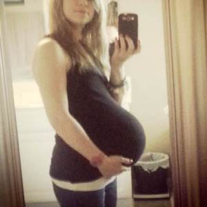 surrogate pregnancy belly week 26 twins 26 weeks